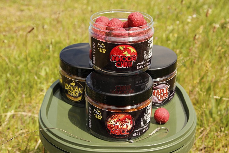 BLACK CARP Wafters Kořeněný losos 130g 20mm