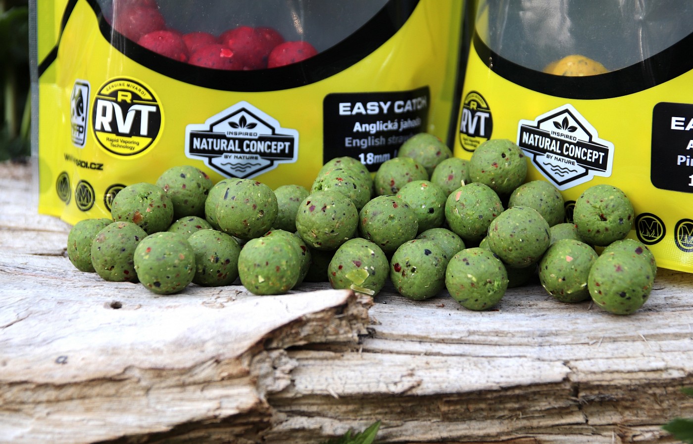 MIVARDI Rapid Boilies Easy Catch Česnek & Chilli 3300gr 24mm