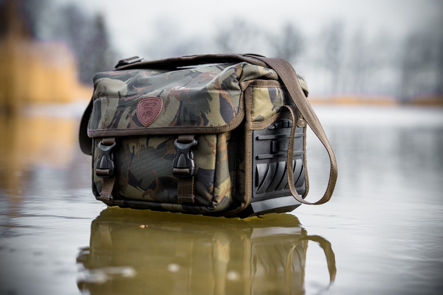 AKCE GIANTS FISHING Vláčecí taška Spinning Bag Gaube + pouzdro na doklady