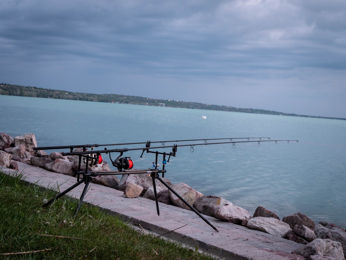 GIANTS FISHING Stojan na pruty High Pod 3 Rods Black