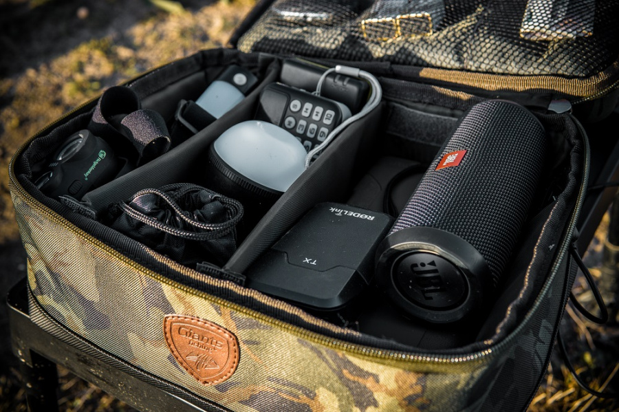 GIANTS FISHING Pouzdro Electronics Eva Table Bag