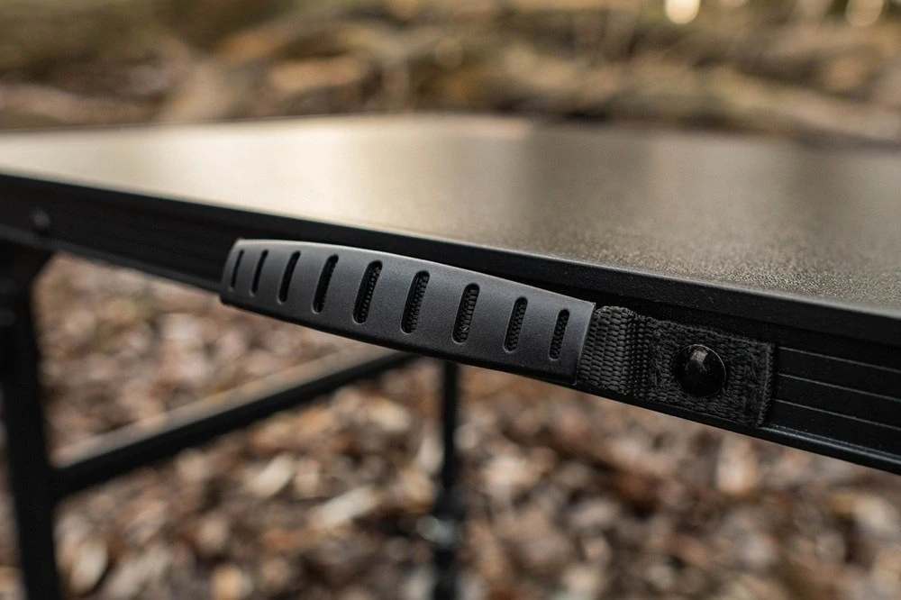 GIANTS FISHING Skládací stůl Folding Table X-Large + ZDARMA taška
