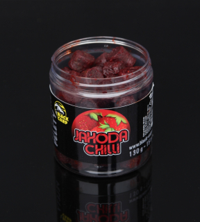 BLACK CARP Dipované pelety Jahoda Chilli 15mm 130g