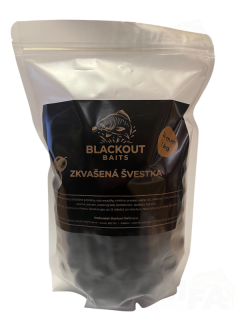 BLACKOUT BAITS Boilies Zkvašená švestka 1kg 24mm